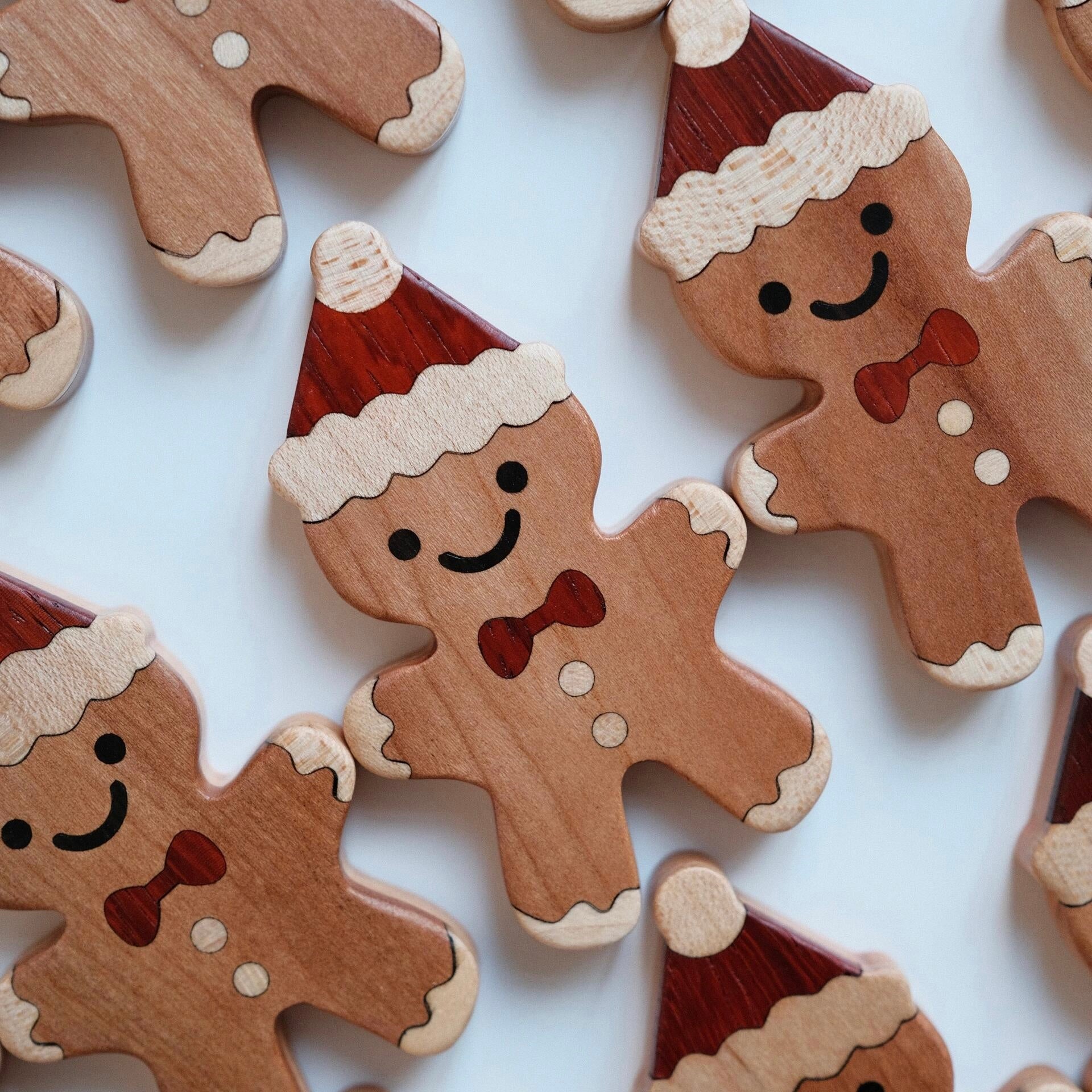Christmas Wooden Keychain - Gingerbread Man Christmas Tree