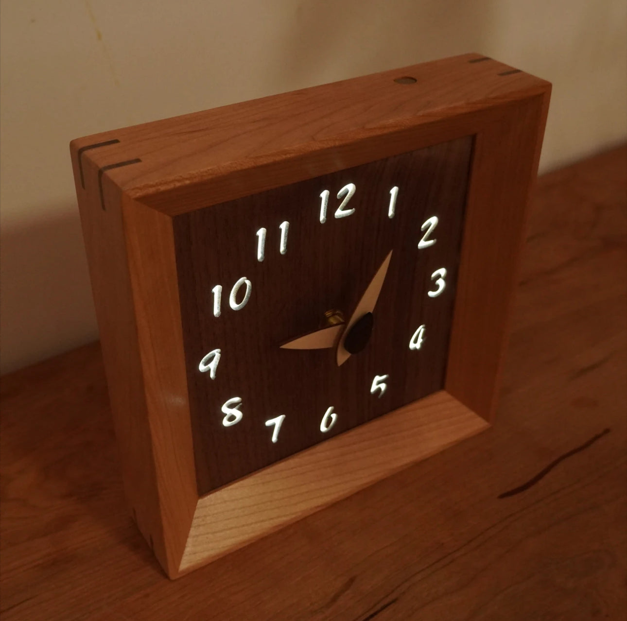 #material_walnut wood