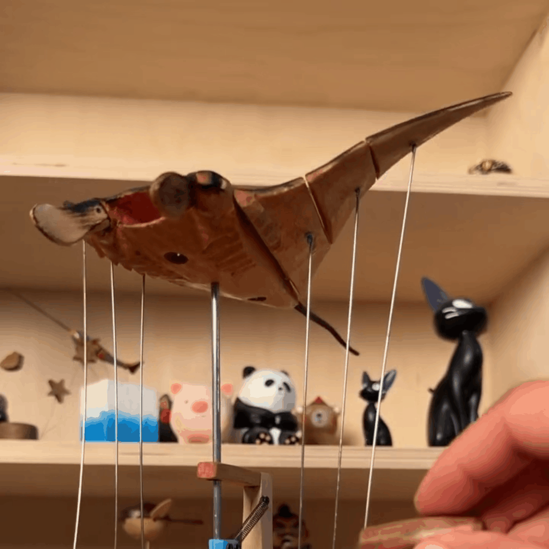 Handcrafted Wooden Manta Ray Automata – Smooth Gliding Motion Inspired by Ocean Grace